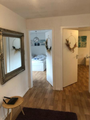 Große FERIENWOHNUNG für Monteure, Studenten, Auszubildende -bis zu 5 Personen-Bottrop-mieten